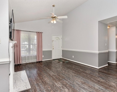 4408 Valley Cove Court - Photo Thumbnail 7