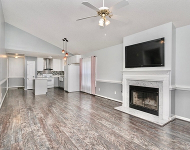 4408 Valley Cove Court - Photo Thumbnail 4