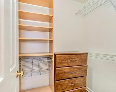 4408 Valley Cove Court - Photo Thumbnail 16