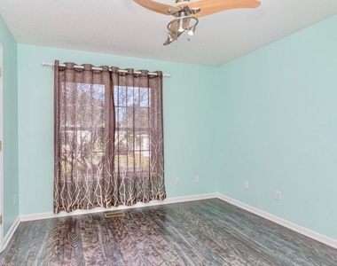 4408 Valley Cove Court - Photo Thumbnail 18