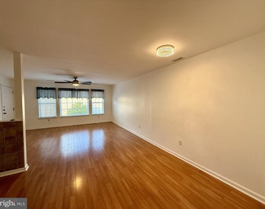 9228 Blue Grass Road - Photo Thumbnail 6