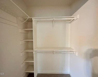 3117 E Folkestone Place - Photo Thumbnail 12