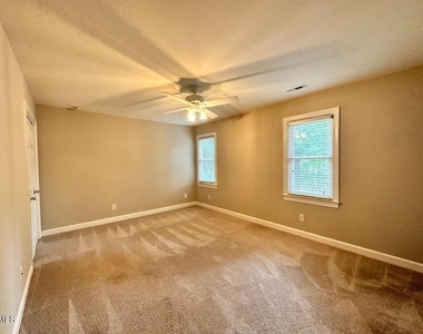 3117 E Folkestone Place - Photo Thumbnail 10
