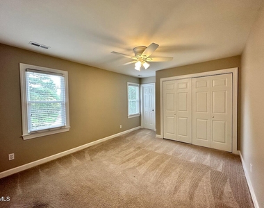 3117 E Folkestone Place - Photo Thumbnail 14