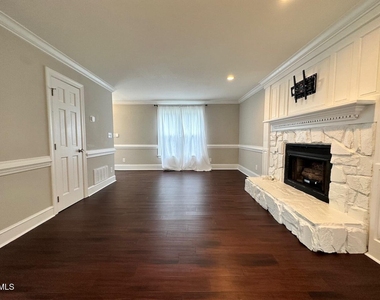 3117 E Folkestone Place - Photo Thumbnail 4
