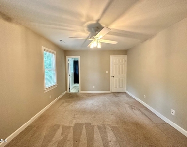 3117 E Folkestone Place - Photo Thumbnail 11