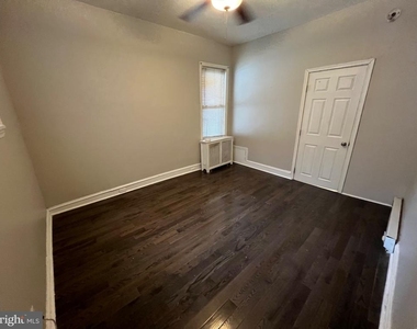 521 S 41st Street - Photo Thumbnail 3
