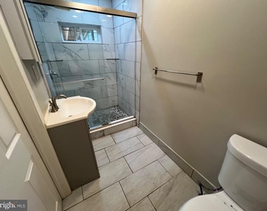 521 S 41st Street - Photo Thumbnail 5
