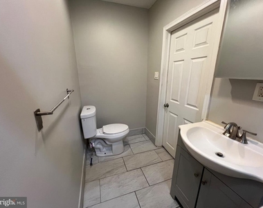 521 S 41st Street - Photo Thumbnail 6