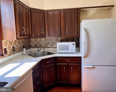 360 E Gorgas Lane - Photo Thumbnail 9