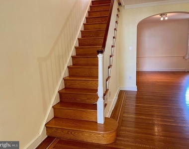 360 E Gorgas Lane - Photo Thumbnail 6
