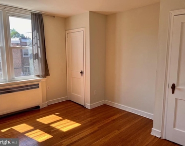 360 E Gorgas Lane - Photo Thumbnail 11