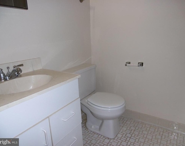 235 Parker Avenue - Photo Thumbnail 6