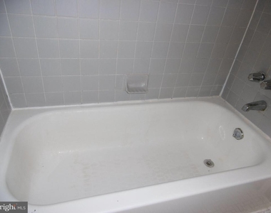 235 Parker Avenue - Photo Thumbnail 5