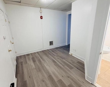 2260 N 15th Street - Photo Thumbnail 3