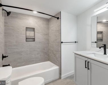 2046 E Lehigh Avenue - Photo Thumbnail 12