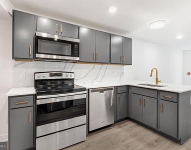 2046 E Lehigh Avenue - Photo Thumbnail 1