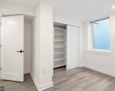 2046 E Lehigh Avenue - Photo Thumbnail 15