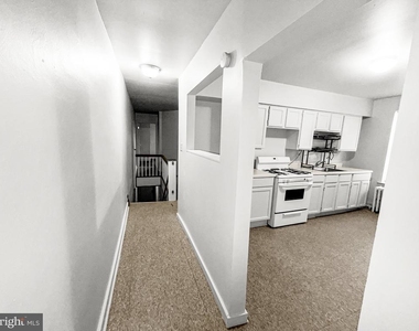 352 N Gross Street - Photo Thumbnail 3