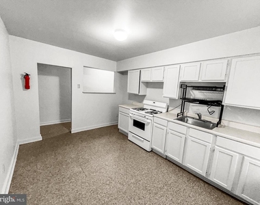 352 N Gross Street - Photo Thumbnail 1
