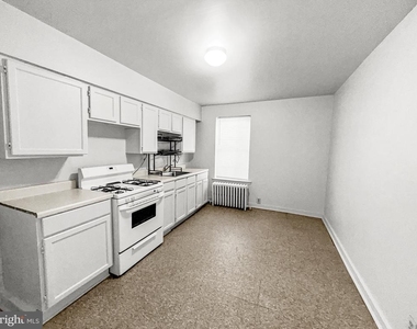 352 N Gross Street - Photo Thumbnail 2