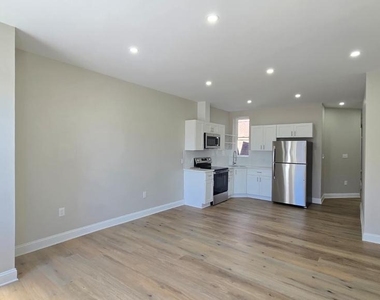 1207 W Wyoming Avenue - Photo Thumbnail 2