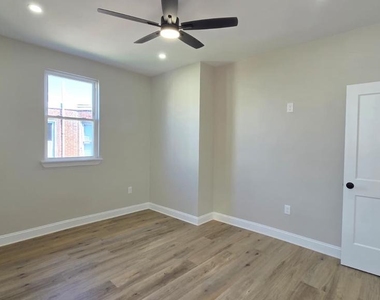 1207 W Wyoming Avenue - Photo Thumbnail 12