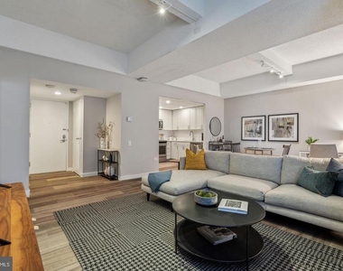 875 Sansom Street - Photo Thumbnail 1