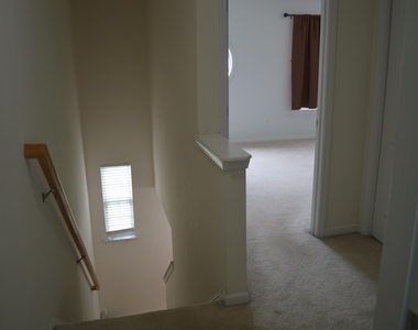 9913 Layla Avenue - Photo Thumbnail 4