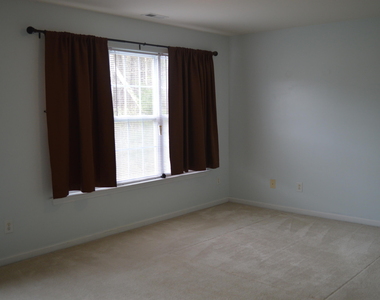 9913 Layla Avenue - Photo Thumbnail 5