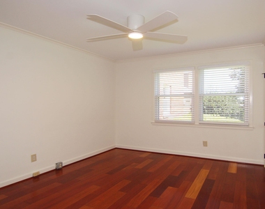 2100 Sutton Drive - Photo Thumbnail 6