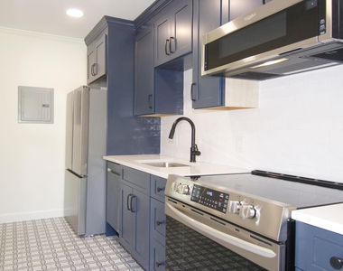 2100 Sutton Drive - Photo Thumbnail 4