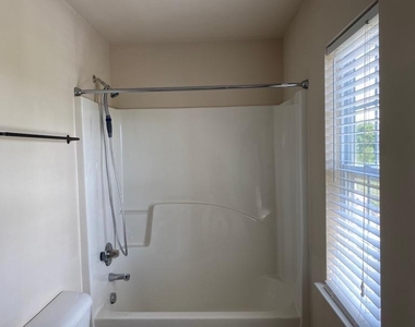 2024 Kedvale Avenue - Photo Thumbnail 16