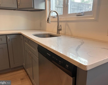 815 Tasker Street - Photo Thumbnail 6