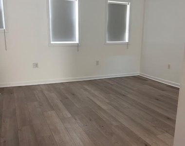 815 Tasker Street - Photo Thumbnail 10