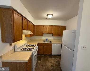 3402 Stanwood Street - Photo Thumbnail 2