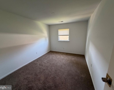 3402 Stanwood Street - Photo Thumbnail 5