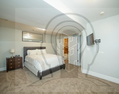 4852 South Prairie Avenue - Photo Thumbnail 13