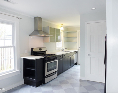 103 Center Street - Photo Thumbnail 5
