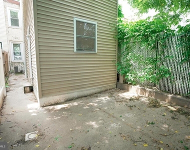 2321 E Boston Street - Photo Thumbnail 7