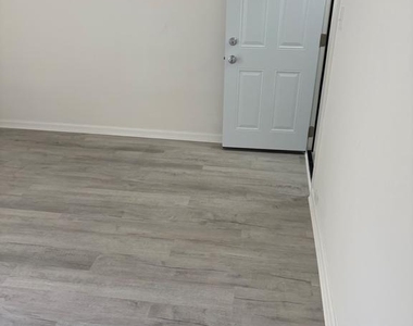 3442 W Allegheny Avenue - Photo Thumbnail 12
