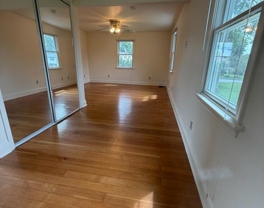 1538 Green Lane Road - Photo Thumbnail 7