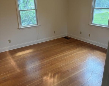 1538 Green Lane Road - Photo Thumbnail 5