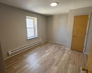 902 Swede Street - Photo Thumbnail 3