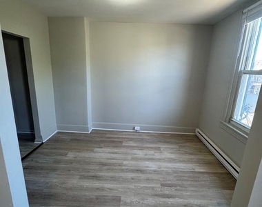 902 Swede Street - Photo Thumbnail 1