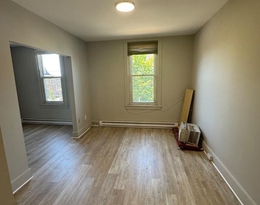 902 Swede Street - Photo Thumbnail 2
