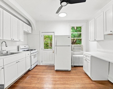 1 Athens Avenue W - Photo Thumbnail 3