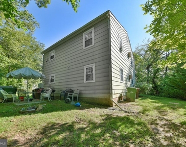 576 Meadowbrook Avenue - Photo Thumbnail 15
