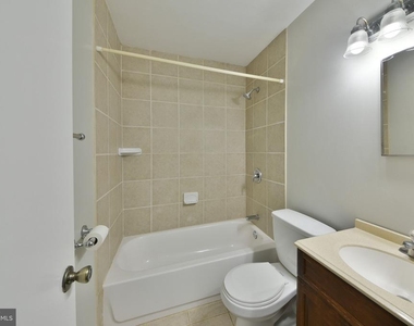 576 Meadowbrook Avenue - Photo Thumbnail 12