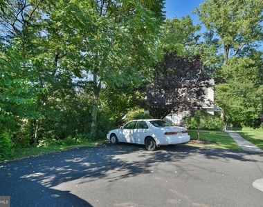 576 Meadowbrook Avenue - Photo Thumbnail 17